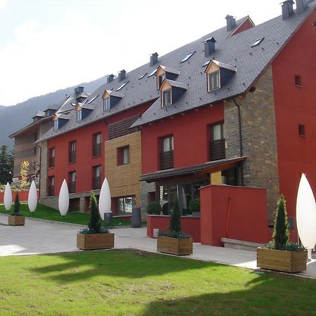 Nubahotel Vielha Bagian luar foto