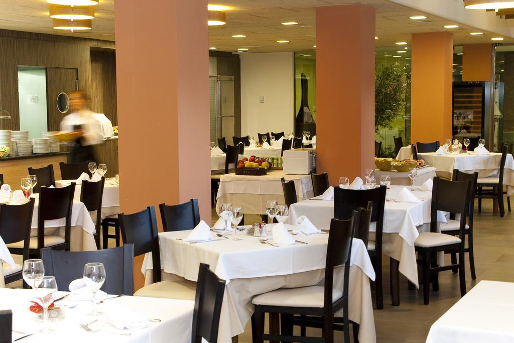 Nubahotel Vielha Bagian luar foto
