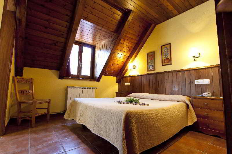 Nubahotel Vielha Bagian luar foto