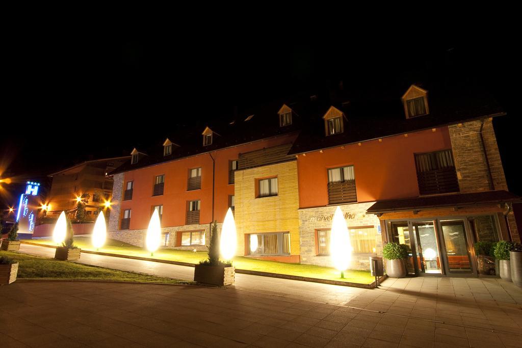 Nubahotel Vielha Bagian luar foto