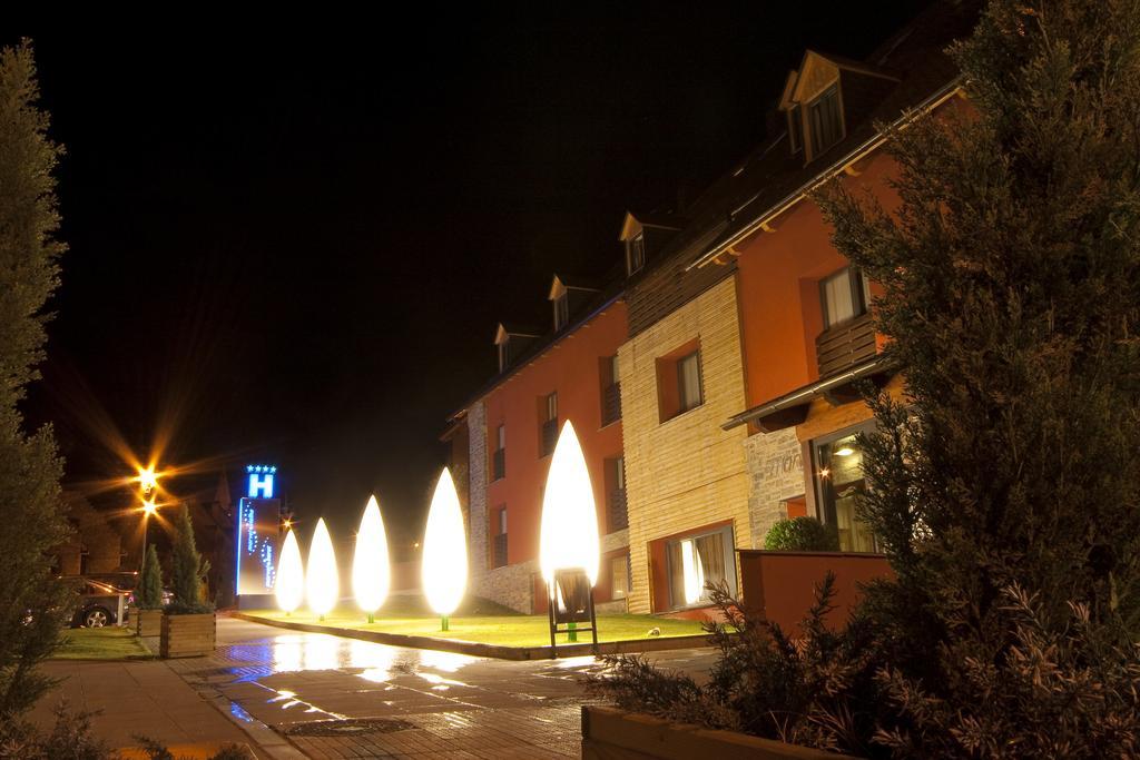 Nubahotel Vielha Bagian luar foto