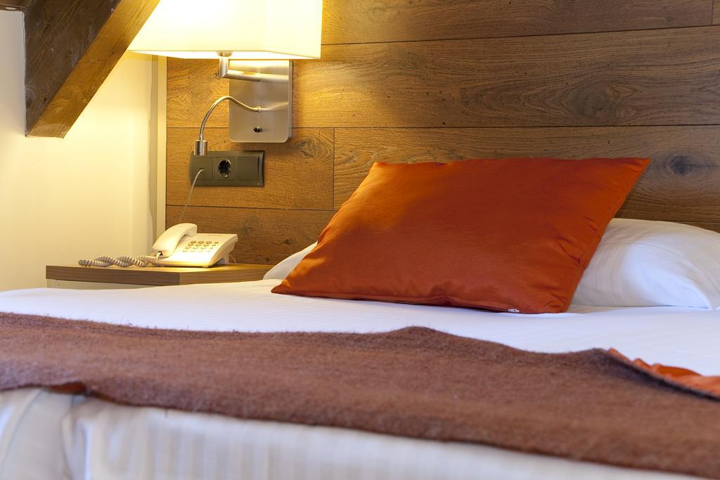 Nubahotel Vielha Bagian luar foto